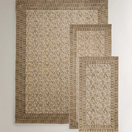 TAPETE DE ALGODÃO COM ESTAMPADO DE FLORES