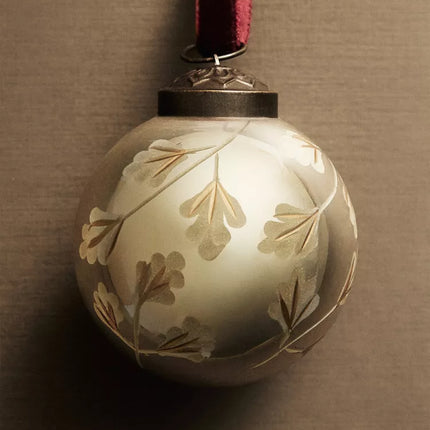 ENFEITE ÁRVORE BOLA DOURADA FOLHAS NATAL