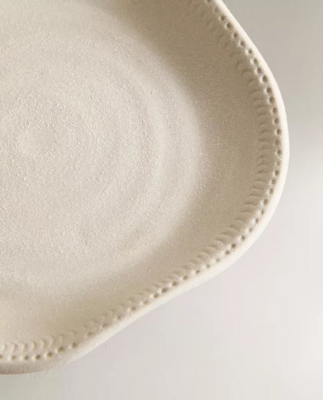 Pratos de sobremesa e de pão