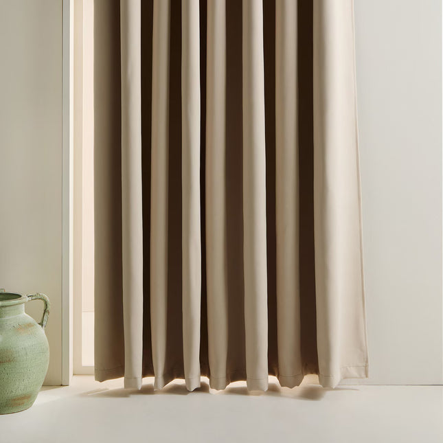 Cortina Confecionada com Argolas Black Out XL