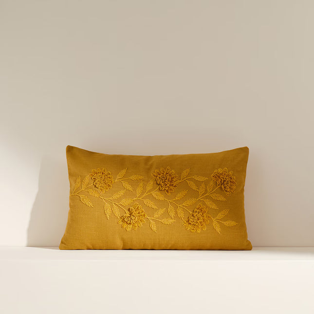 Almofada Decorativa Retangular Bordada Yves