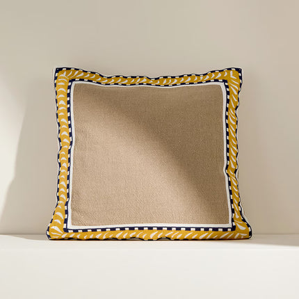 Almofada Decorativa com Bordado de Rebordo Decorativo