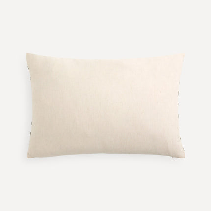 Almofada Decorativa Retangular com Bordado Beira