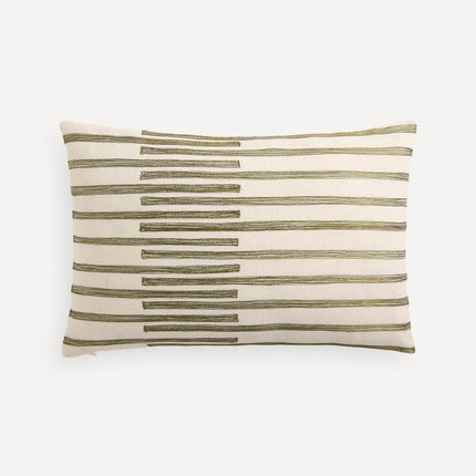 Almofada Decorativa Retangular com Bordado Beira