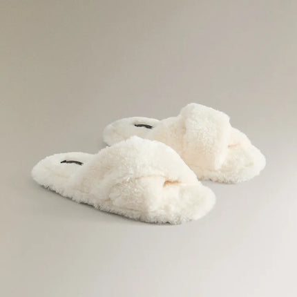 CHINELO CRUZADO EFEITO DE PELO ENCARACOLADO