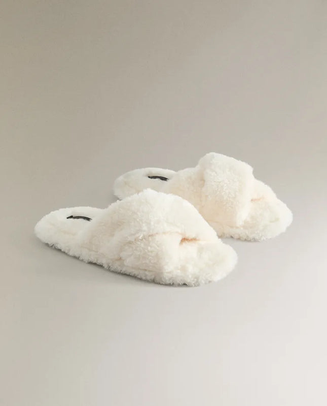 CHINELO CRUZADO EFEITO DE PELO ENCARACOLADO