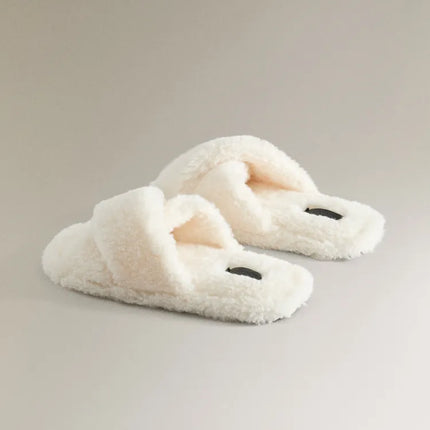 CHINELO CRUZADO EFEITO DE PELO ENCARACOLADO