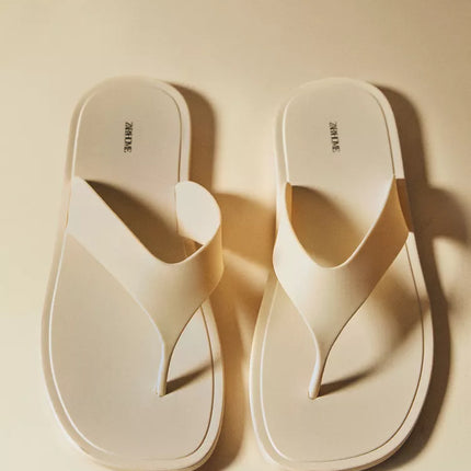 CHINELO RASO EFEITO DE CAUCHO