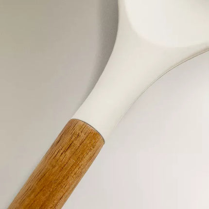 COLHER DE SILICONE E MADEIRA