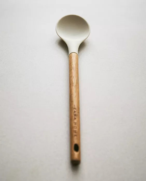 COLHER DE SILICONE E MADEIRA
