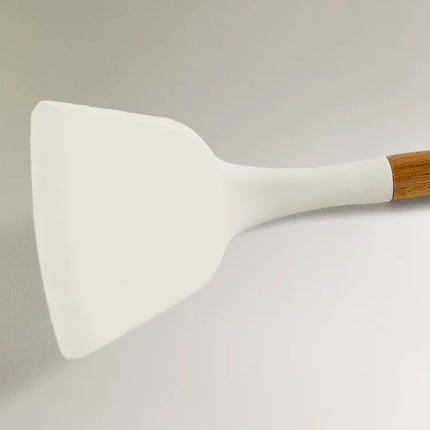 ESPÁTULA DE SILICONE E MADEIRA