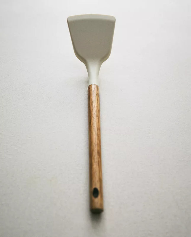 ESPÁTULA DE SILICONE E MADEIRA