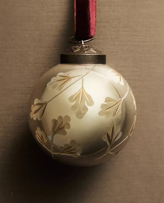 ENFEITE ÁRVORE BOLA DOURADA FOLHAS NATAL