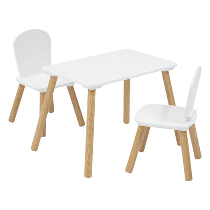 Mesa com 2 cadeiras em branco