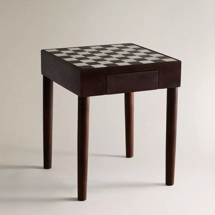 MESA AUXILIAR TECA TABULEIRO XADREZ MÁRMORE