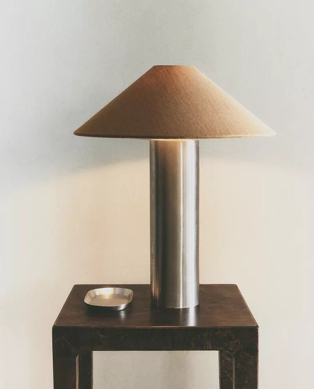 CANDEEIRO DE MESA BASE METAL