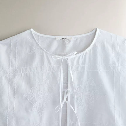 CAMISA DE ALGODÃO COM BORDADOS DE FLOR
