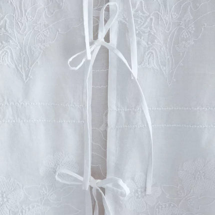 CAMISA DE ALGODÃO COM BORDADOS DE FLOR
