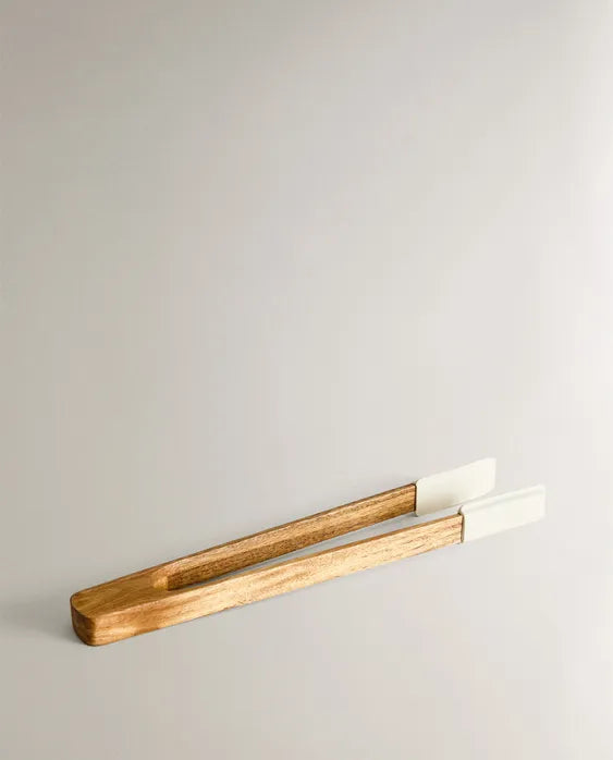 PINÇAS DE SILICONE E MADEIRA
