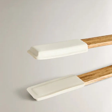 PINÇAS DE SILICONE E MADEIRA