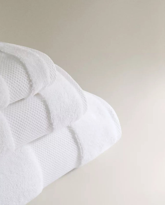 TOALHA BANHO EXTRASSUAVE (800 GXM²)