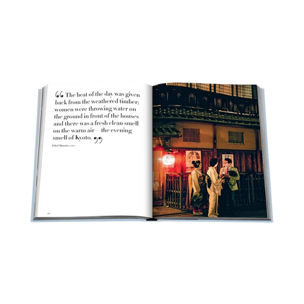 Kyoto Serenity. 312 páginas, mais de 200 ilustrações. Livro de capa dura