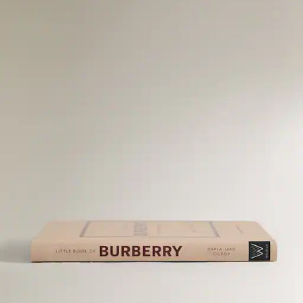 LIVRO 'THE LITTLE BOOK OF BURBERRY'