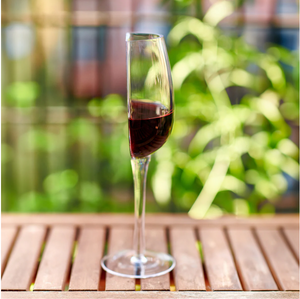 Meio copo de vinho
