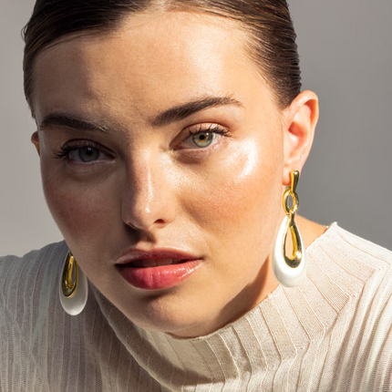 Brincos Africa com acabamento em Ouro Amarelo de 18k