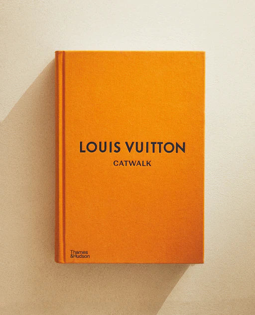 LIVRO CATWALK LOUIS VUITTON