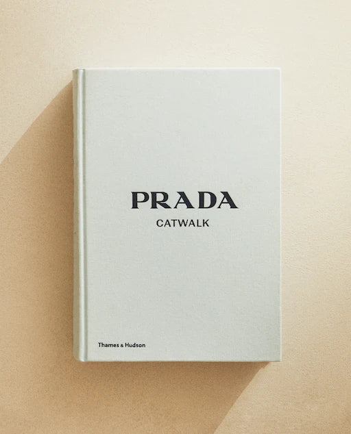 LIVRO CATWALK PRADA