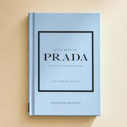 LIVRO 'THE LITTLE BOOK OF PRADA'