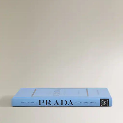 LIVRO 'THE LITTLE BOOK OF PRADA'