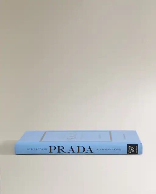 LIVRO 'THE LITTLE BOOK OF PRADA'